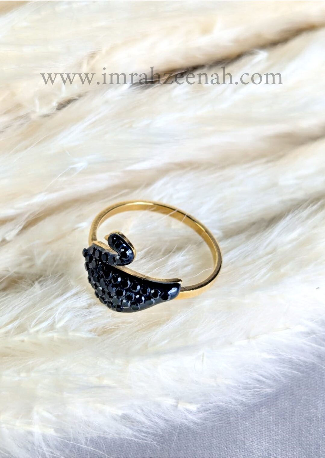 Black Swan Ring