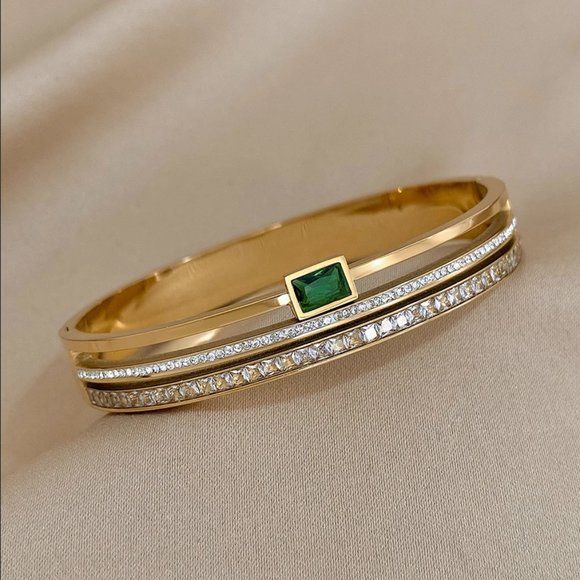 DazzleLine Emerald Cuff - Image 4