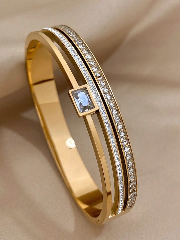 DazzleLine Emerald Cuff - Image 5