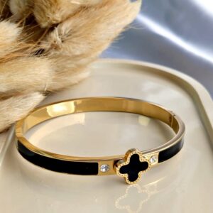 Eterna Clover Bangle