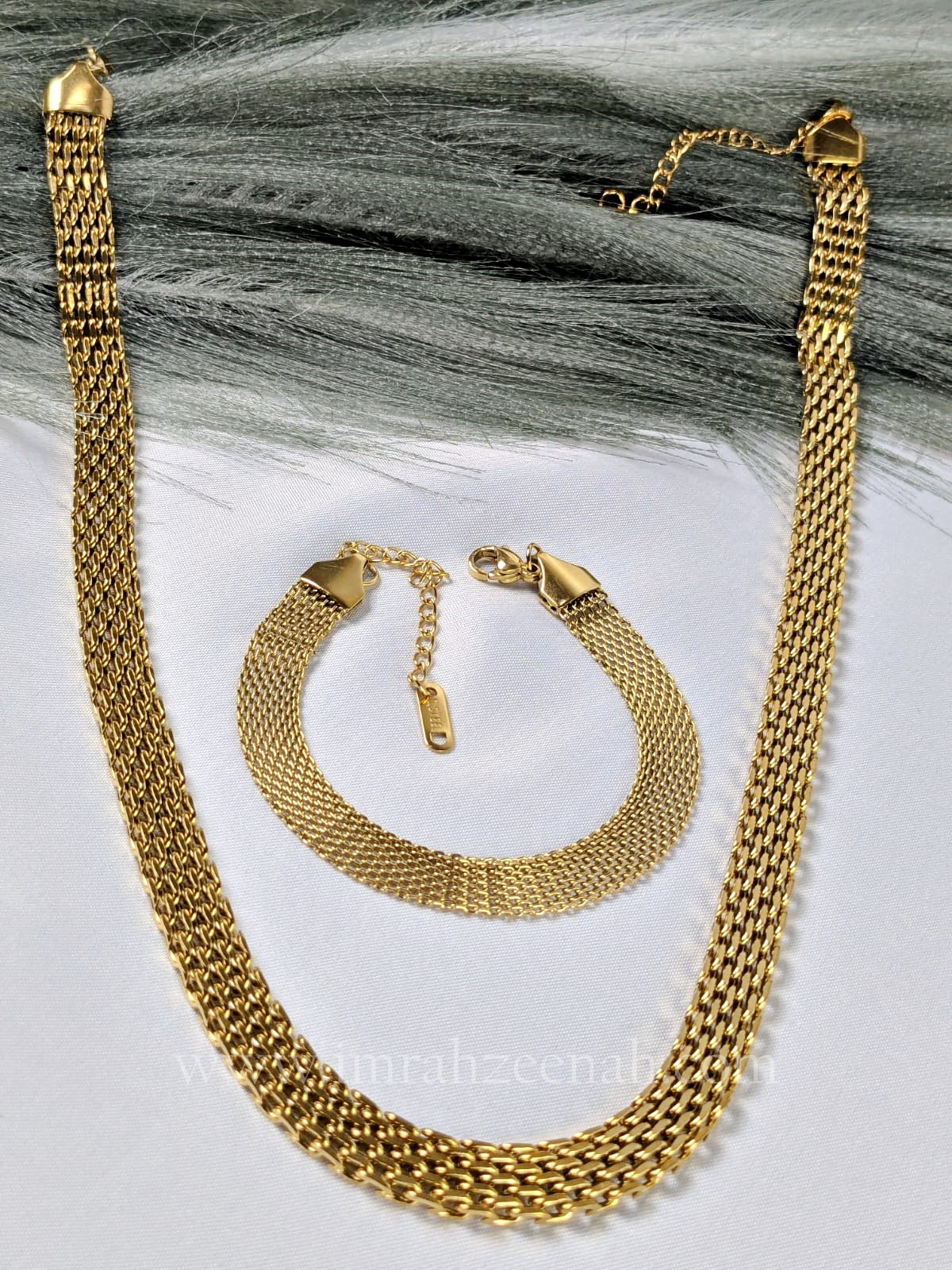 Gold Mesh Jewelry Set with Necklace & Bracelet – Waterproof, Anti Tarnish, Stainless Steel, Hypoallergenic