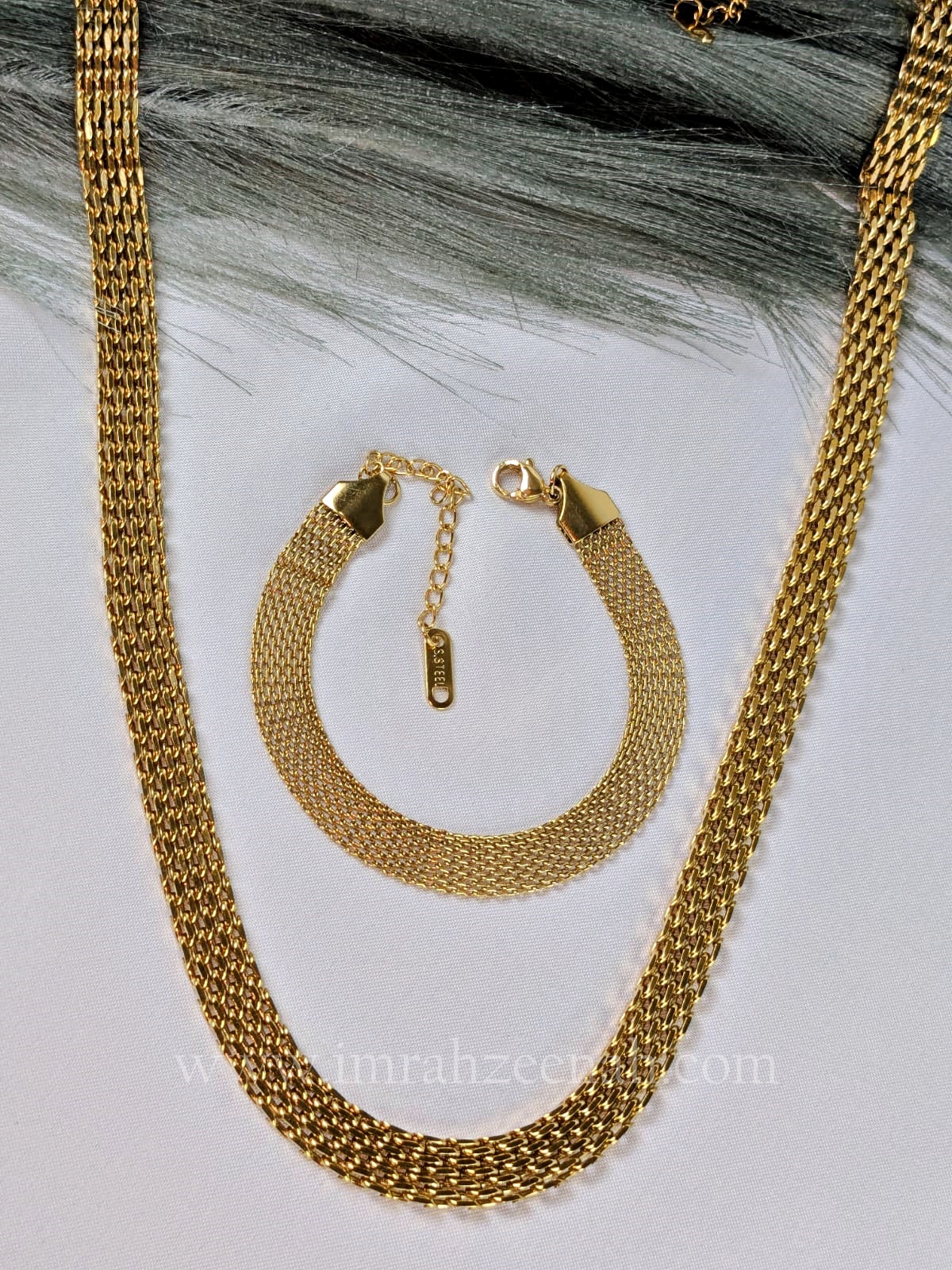 Gold Mesh Jewelry Set with Necklace & Bracelet – Waterproof, Anti Tarnish, Stainless Steel, Hypoallergenic