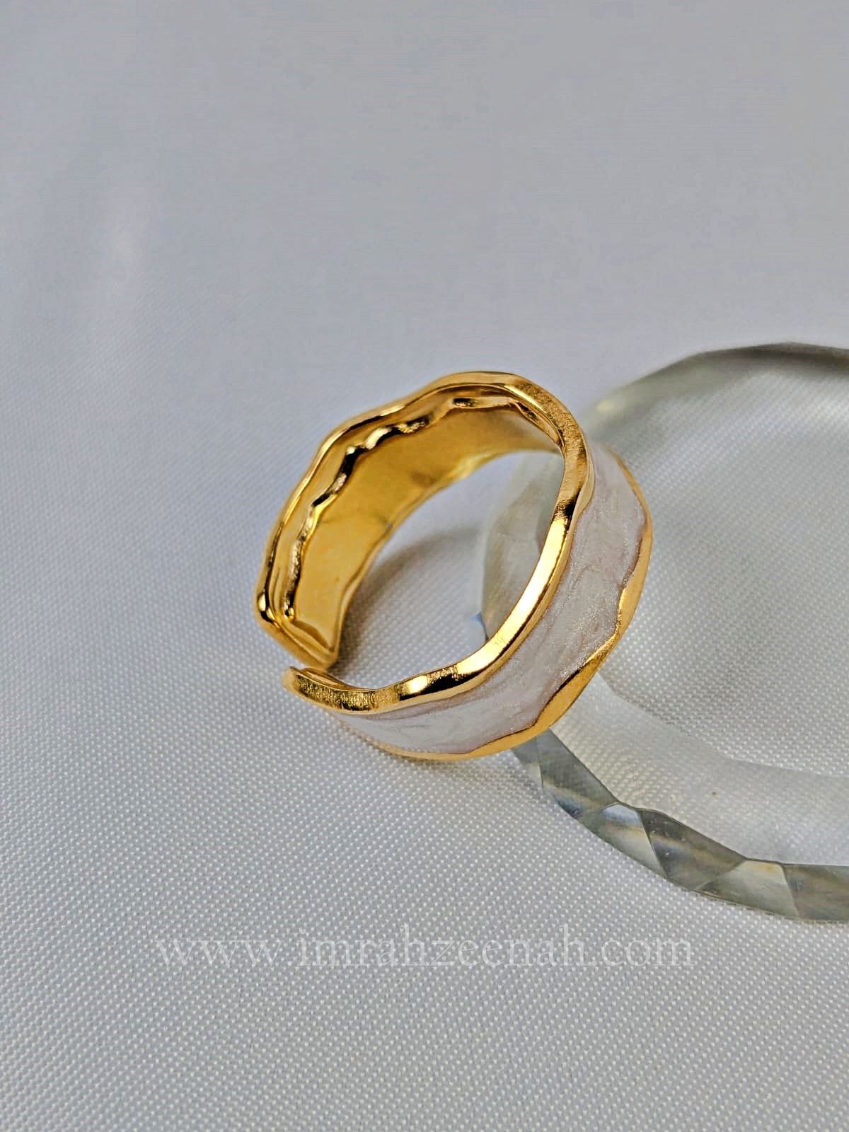 Golden waterproof wave adjustable ring for women, anti-tarnish stainless steel jewelry in Pakistan