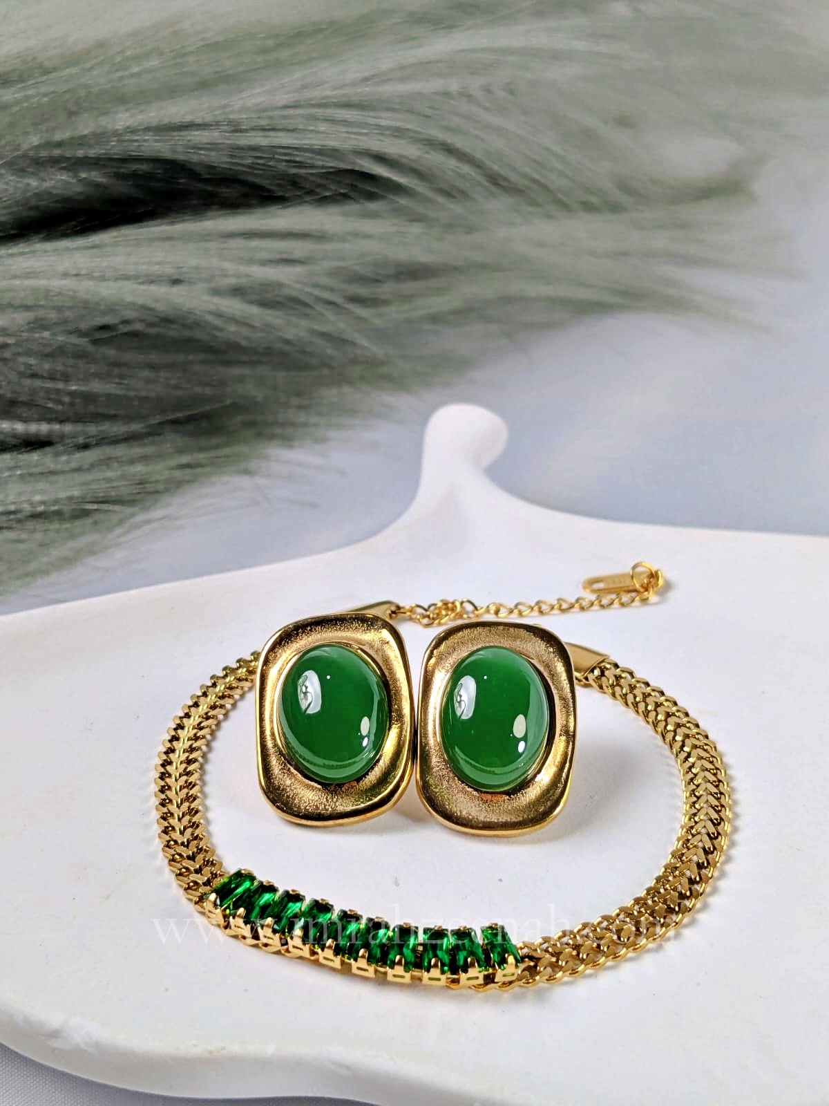 Green Gemstone Jewelry Set – Bracelet & Earrings